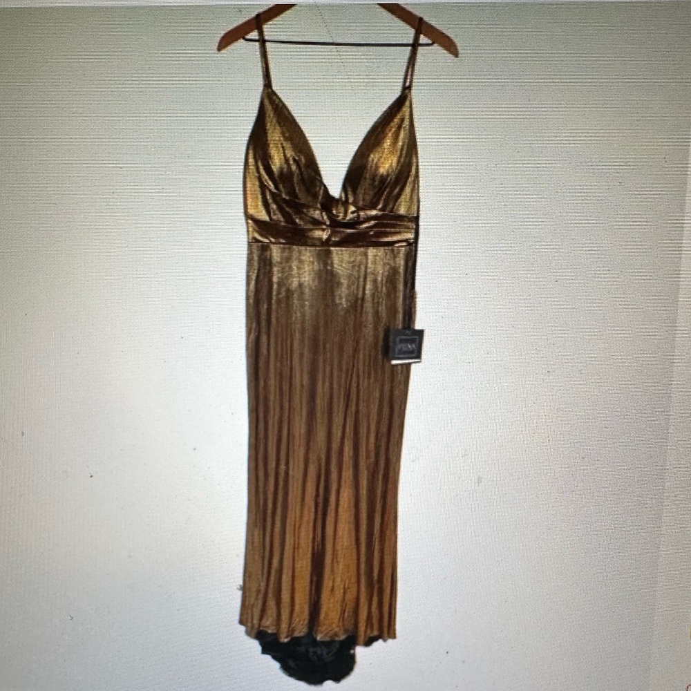IEENA Mac Duggal Metallic V Neck Sleeveless Gown; Size 8 - Picture 4 of 12
